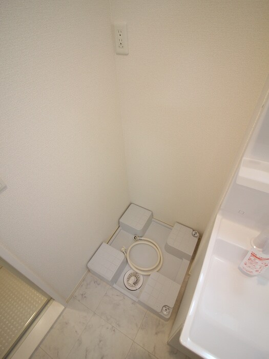 物件内観写真11　(洗濯機置場)