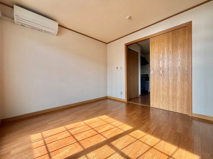 物件内観写真8　(居室)