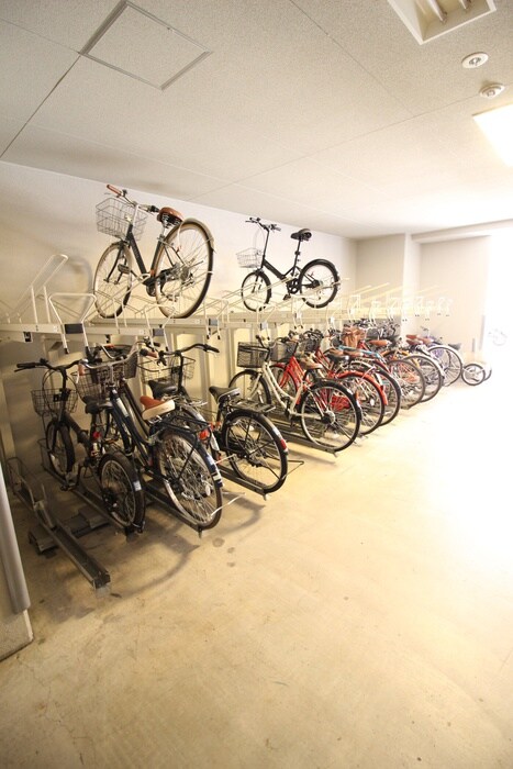 物件外観写真5　(駐輪場)