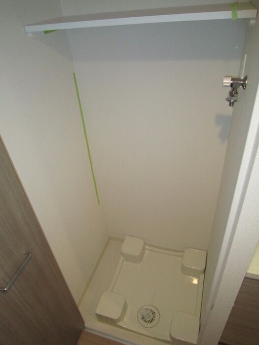 物件内観写真12　(洗濯機置場)