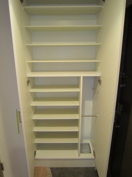 物件内観写真15　(靴箱)