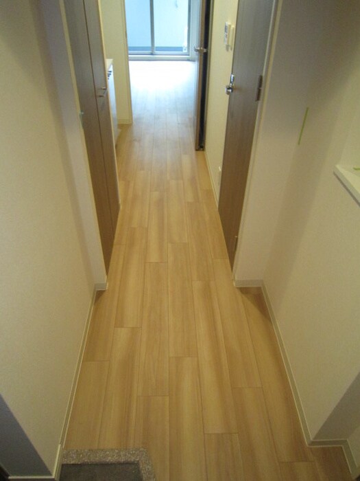 物件内観写真16　(玄関)