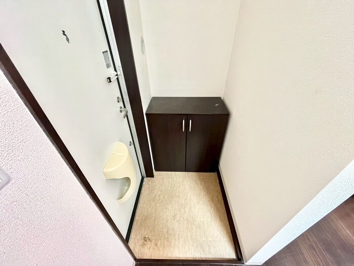 物件内観写真13　(玄関)