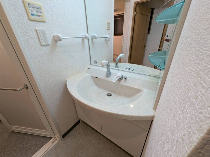 物件内観写真13　(洗面)