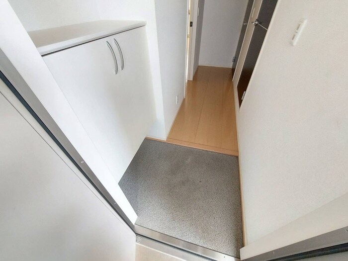 物件内観写真18　(玄関)