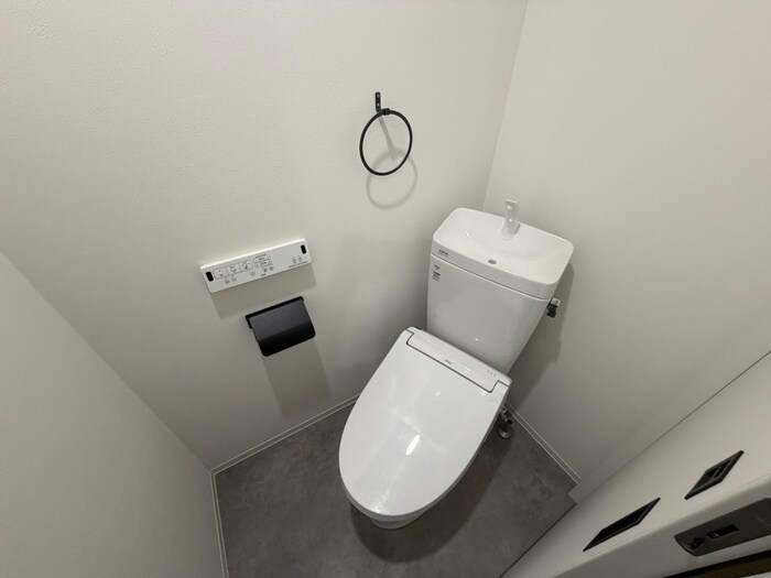 物件内観写真11　(トイレ)