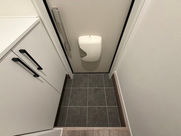 物件内観写真14　(玄関)