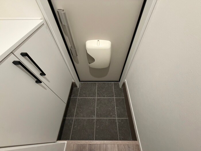 物件内観写真15　(玄関)