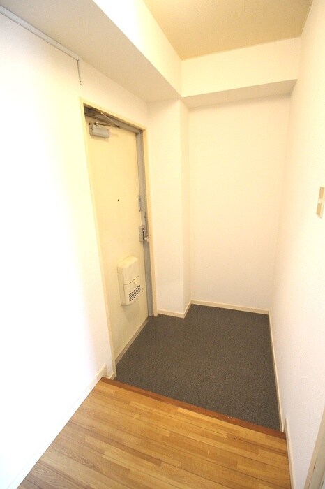 物件内観写真7　(玄関)