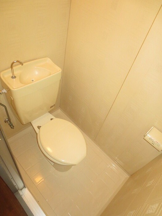 物件内観写真8　(トイレ)