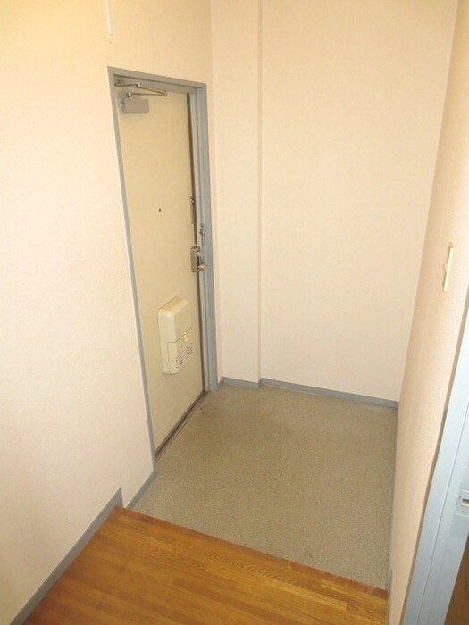 物件内観写真11　(玄関)