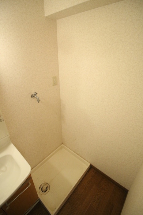 物件内観写真13　(洗濯機置場)