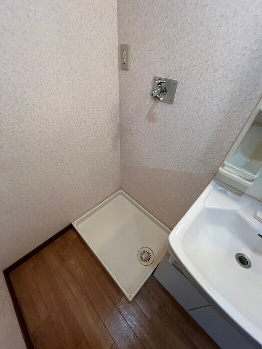 物件内観写真14　(洗濯機置場)