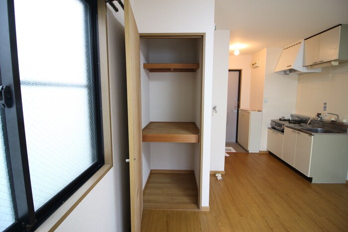 物件内観写真8　(収納)