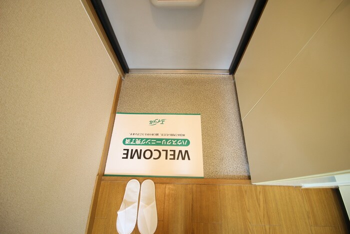 物件内観写真11　(玄関)