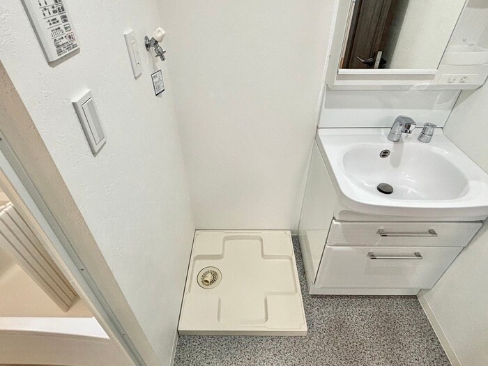 物件内観写真17　(洗濯機置場)