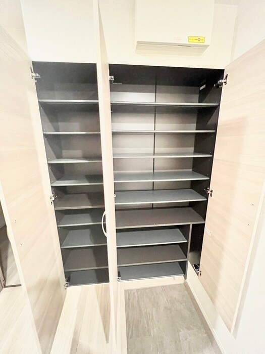 物件内観写真12　(靴箱)