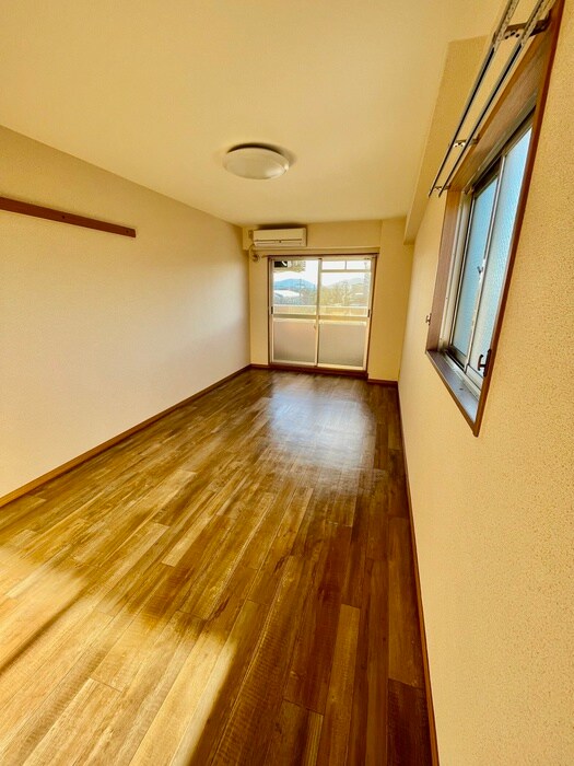 物件内観写真8　(居室)