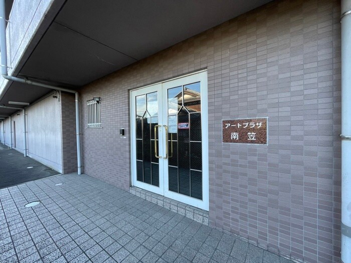 物件外観写真5　(エントランス部分)