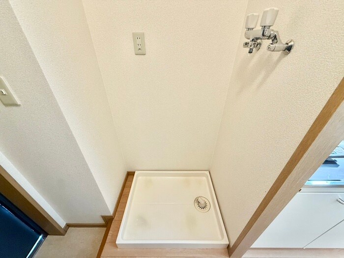 物件内観写真15　(洗濯機置場)