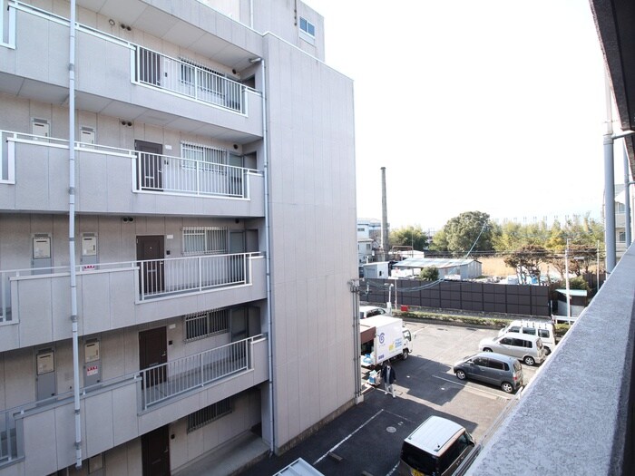 物件内観写真15　(室内からの展望)