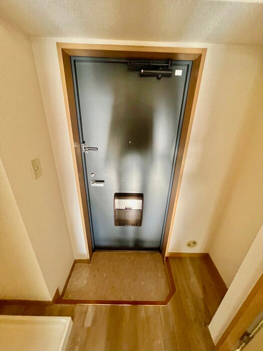 物件内観写真16　(玄関)