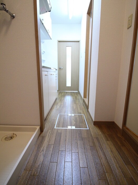 物件内観写真16　(廊下)