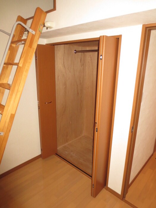 物件内観写真12　(収納)