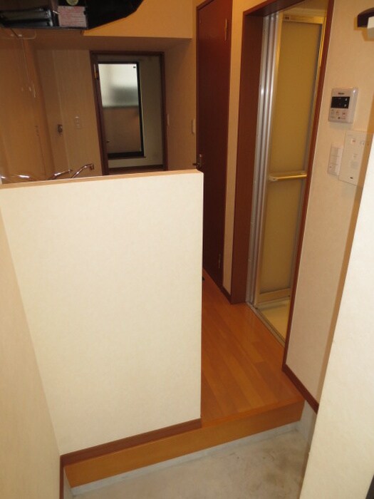 物件内観写真15　(玄関)