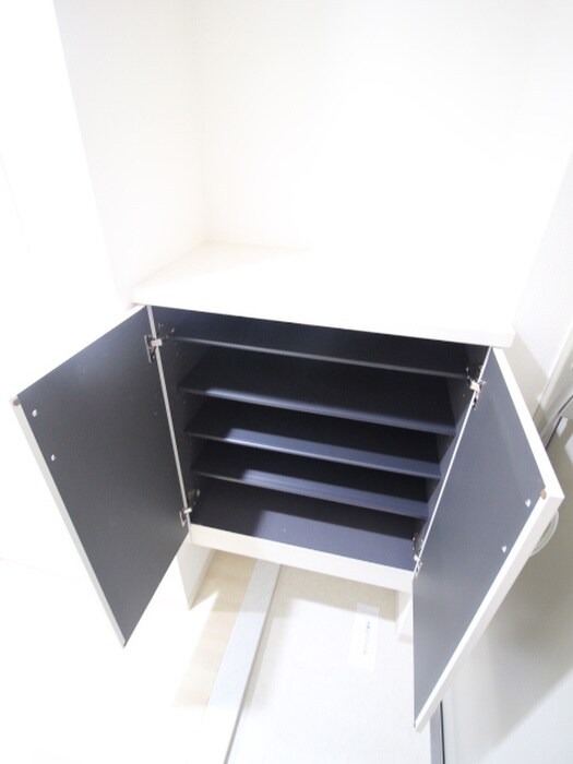 物件内観写真8　(靴箱)