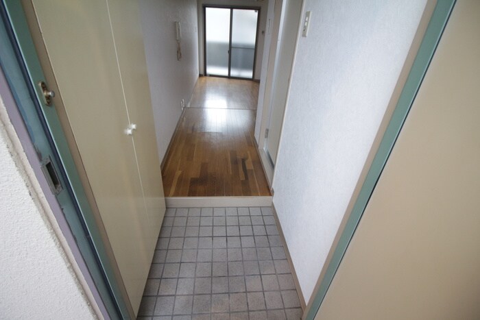 物件内観写真15　(玄関)