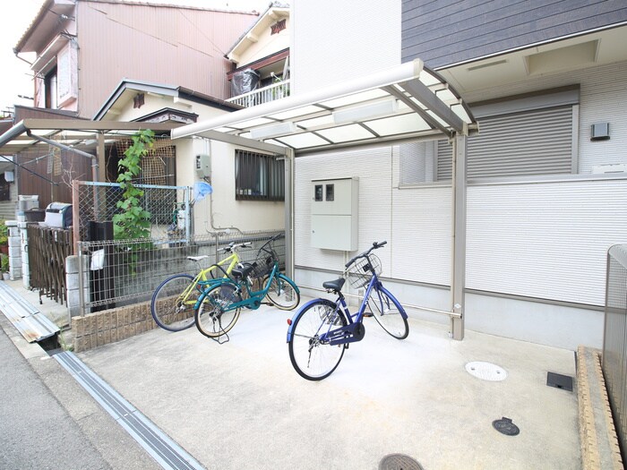 物件外観写真3　(駐輪場)