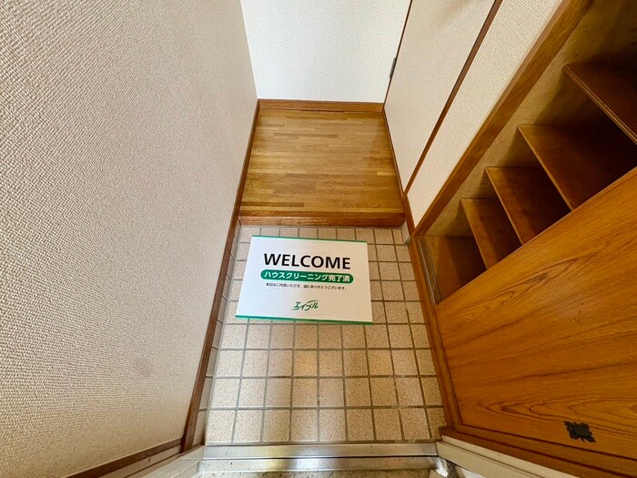 物件内観写真16　(玄関)