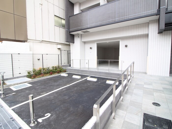 物件外観写真4　(駐車場)