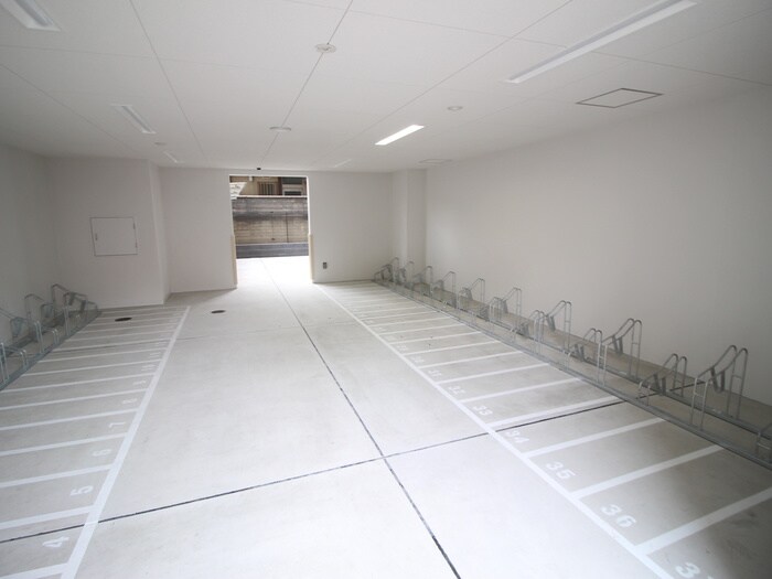 物件外観写真5　(駐輪場)