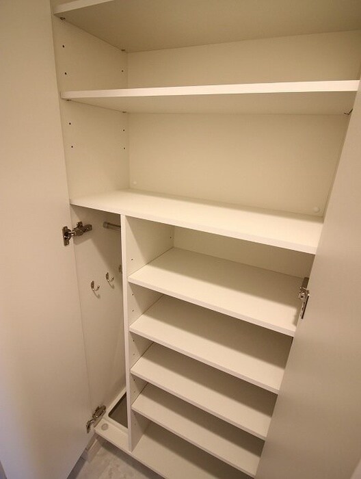 物件内観写真11　(靴箱)