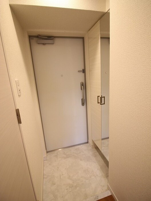 物件内観写真22　(玄関)