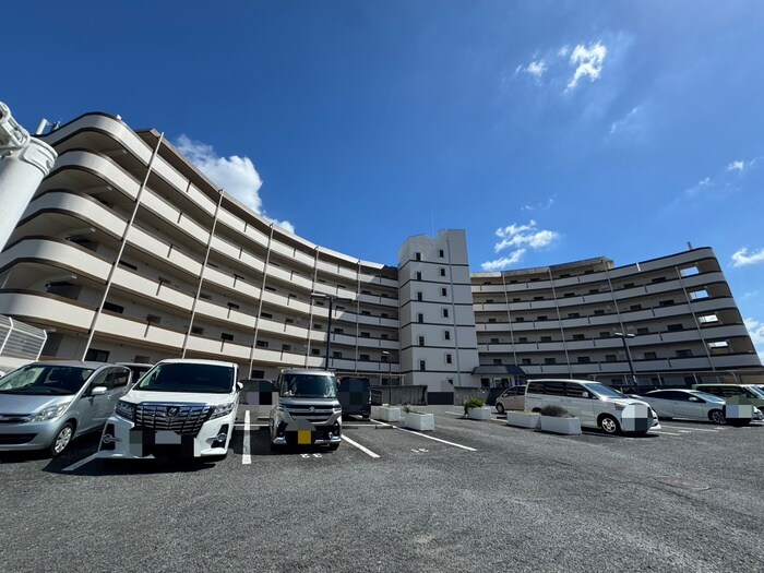 物件外観写真6　(駐車場)