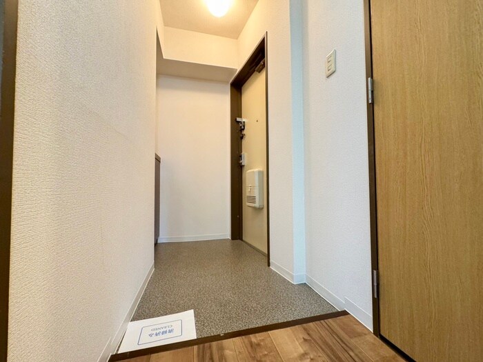 物件内観写真18　(玄関)