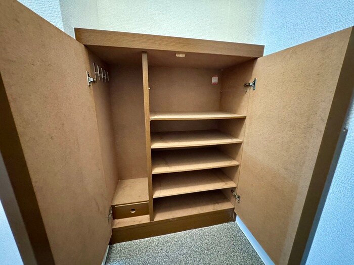 物件内観写真19　(靴箱)