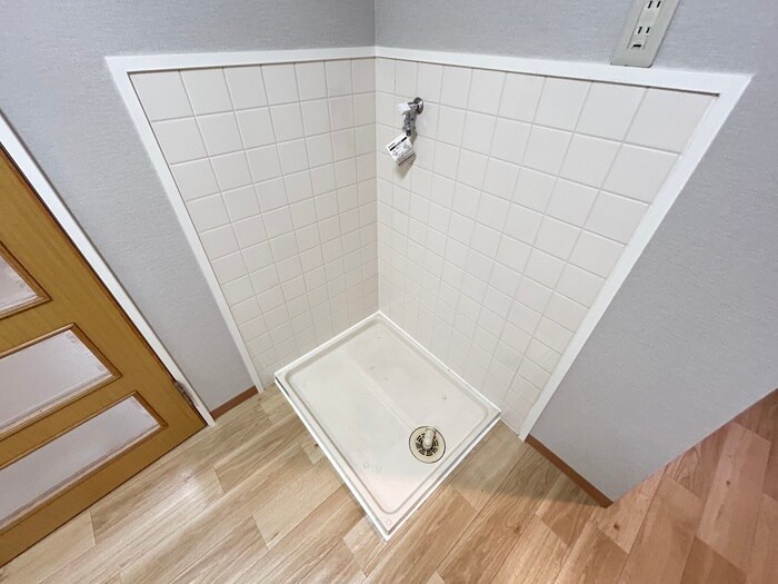 物件内観写真13　(洗濯機置場)