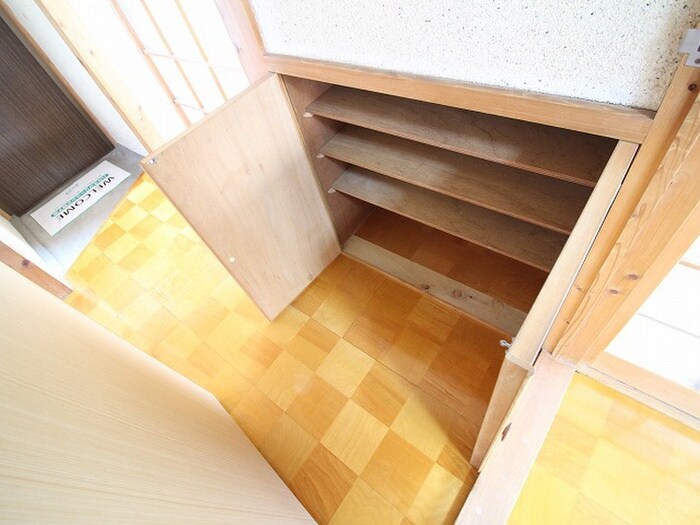 物件内観写真8　(靴箱)