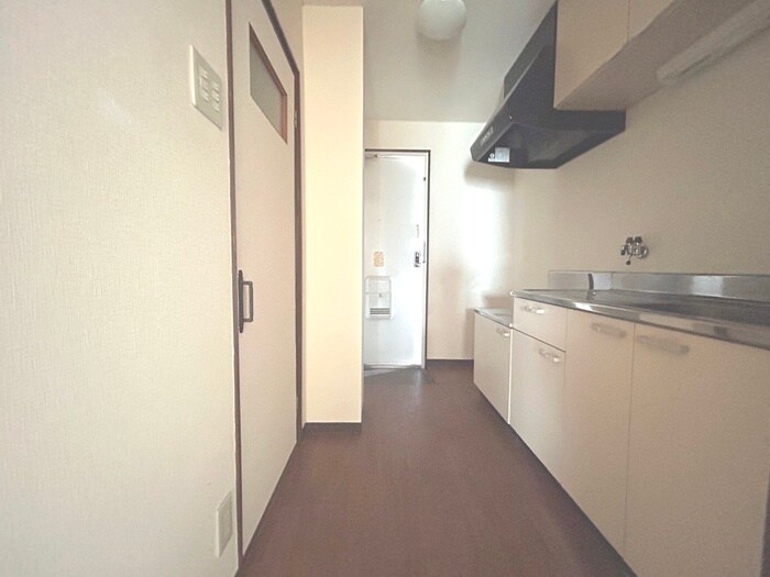 物件内観写真16　(廊下)