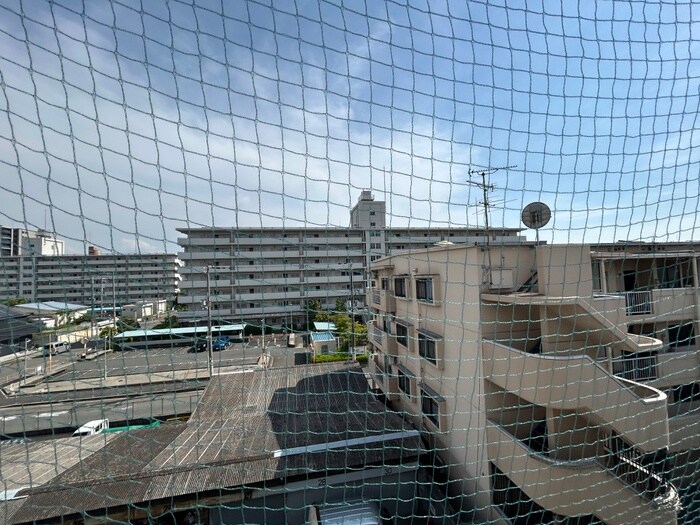 物件内観写真20　(室内からの展望)