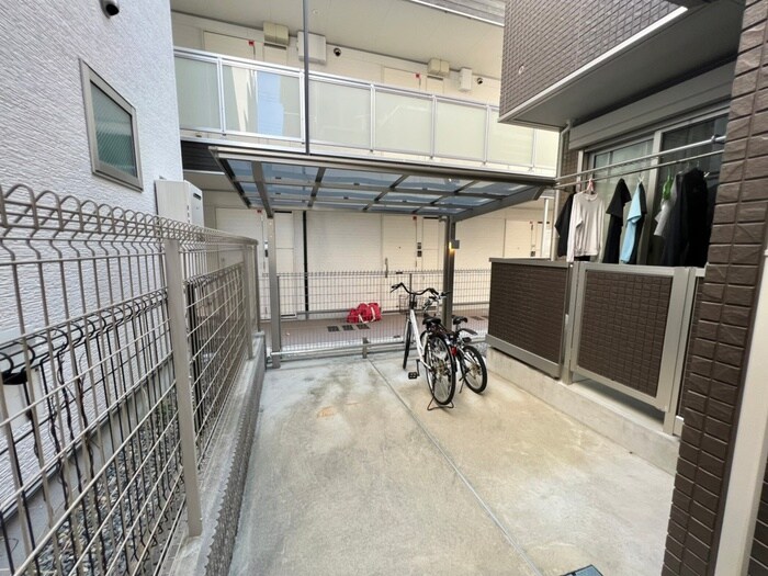 物件外観写真3　(駐輪場)