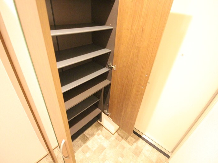 物件内観写真15　(靴箱)