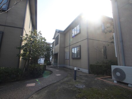 Neu chatel IWAZONO　Ｂ棟外観写真