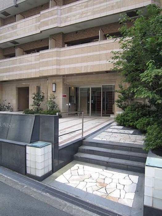 物件外観写真4　(エントランス部分)