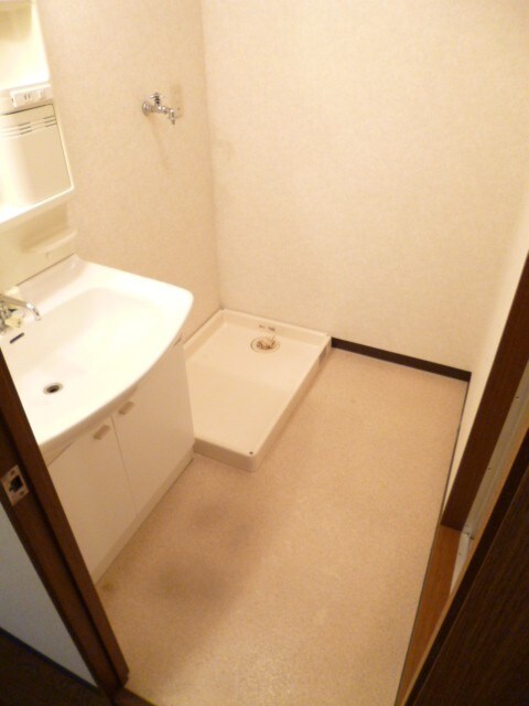 物件内観写真15　(洗濯機置場)