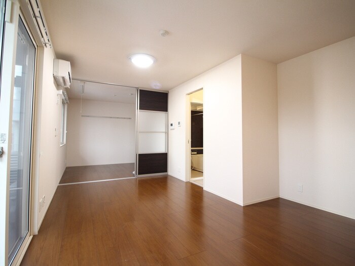 物件内観写真10　(居室)